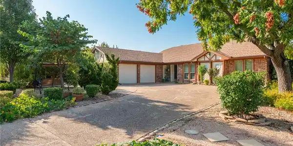 7609 Skylake Drive