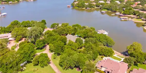 8640 Waterfront Court
