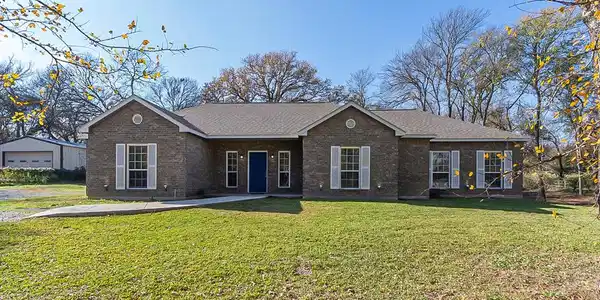 1500 Red Oak Circle