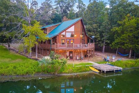 135 King Larry Court