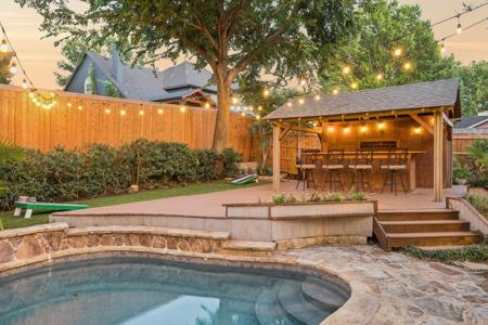 1088 W Winding Creek Drive