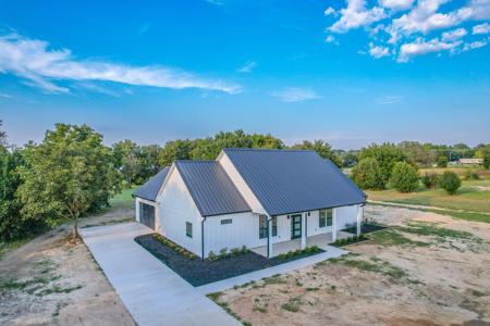 212 Country lane