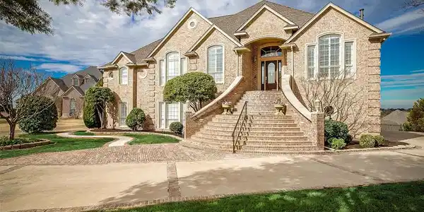 8801 Summit Point Court
