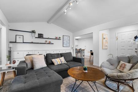 5106 Lakeridge Court