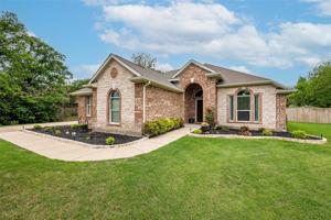 4402 Cluster Oak Court