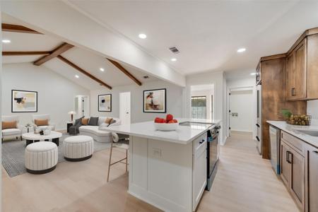 5813 Yacht Club Drive