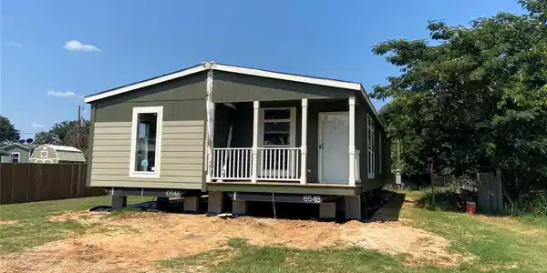 1909 Pelican Drive N