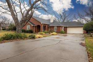 4001 N Angelina Court