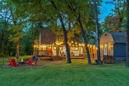8049 Lakeview Drive