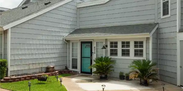 676 Harbor Drive