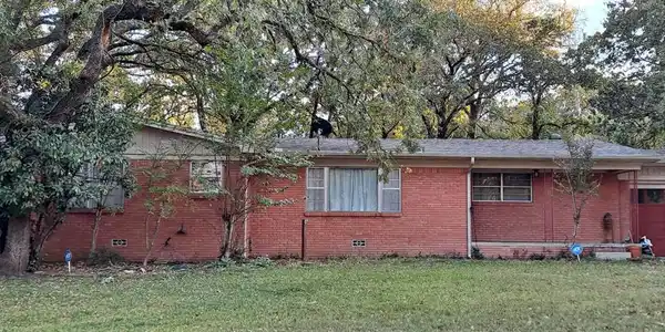 1016 Jarvis Lane