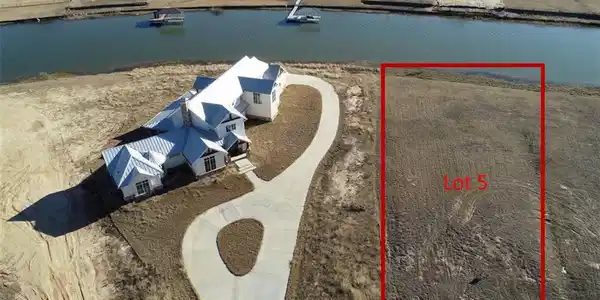 1516 Laguna Bay N