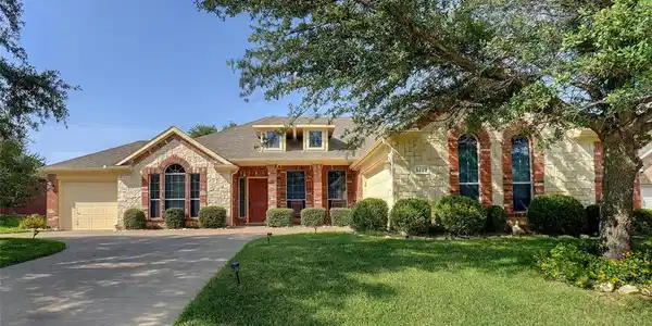 1429 Meadowlakes Drive