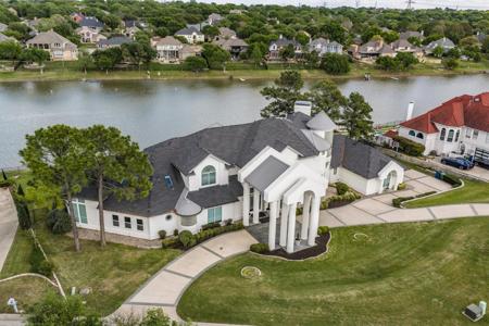 656 Timbercrest Circle