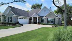 35 Lone Oak Boulevard