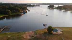 22228 Mallards Cove Ct