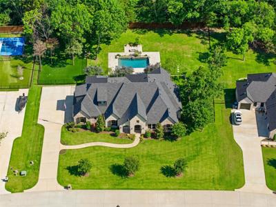1019 Country Way