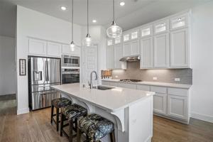 832 Longbranch Way