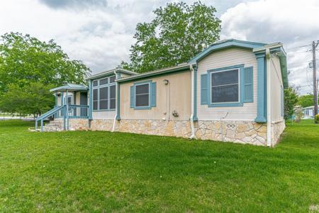 3312 Lake Drive