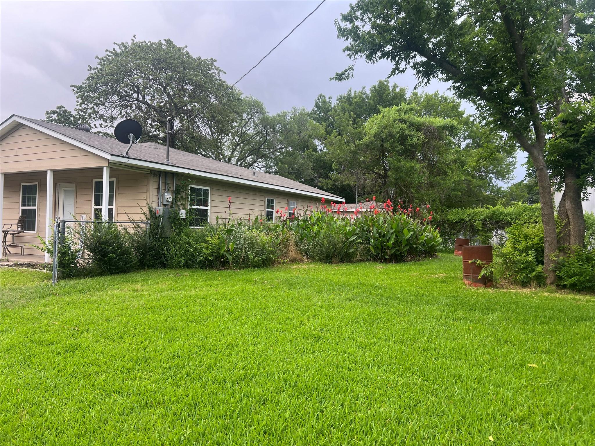 Image 1 Image 1