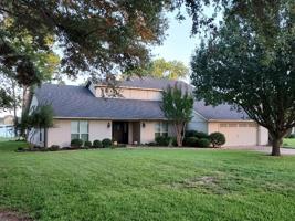 3819 Winding Way