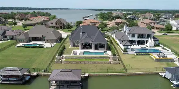 6215 Lakeside Drive