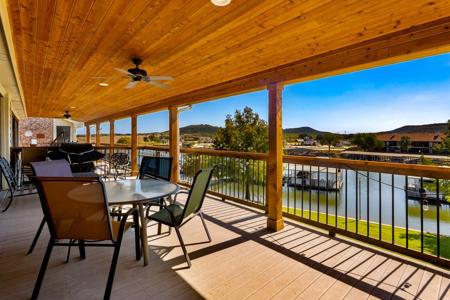 1361 Willow Beach Road