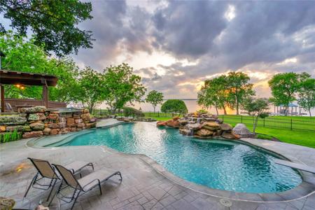 1604 S Lakeshore Drive