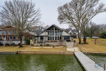 652 Enchanted Isles Drive