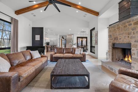 1120 Ellard Drive
