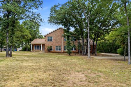 950 E Oak Shores Drive