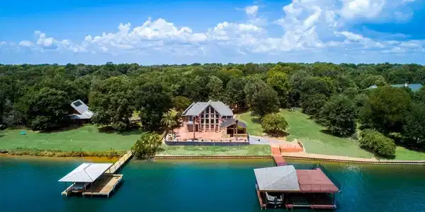 18000 Nelson Loop