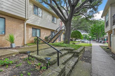 6646 E Lovers Lane