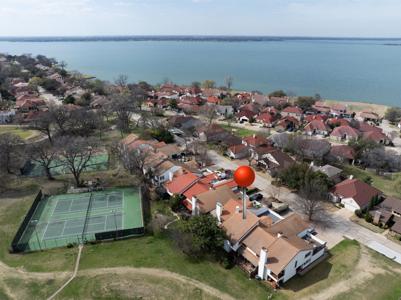 3019 Lakeside Drive