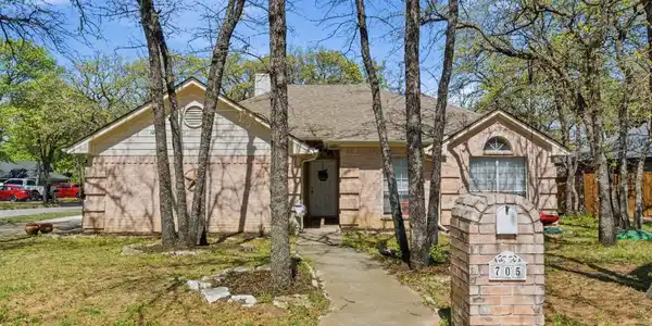 705 Oak Park Drive