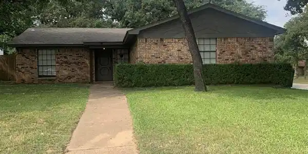 405 Woodlake Circle
