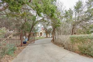 905 Mobley Road