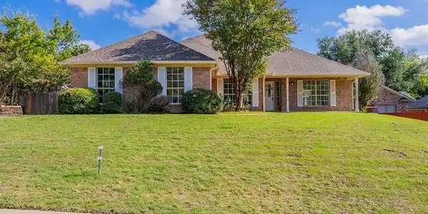 8616 Woodslane Drive
