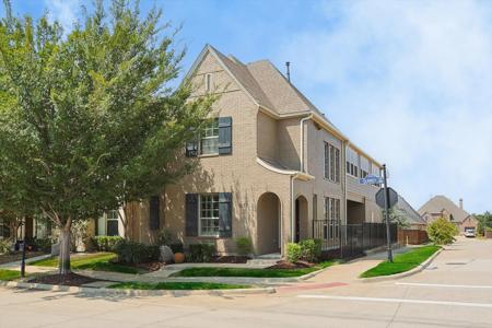 657 Surrey Lane
