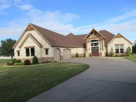 1902 W Emerald Bend Court
