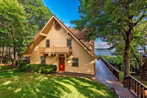 220 Island View Drive