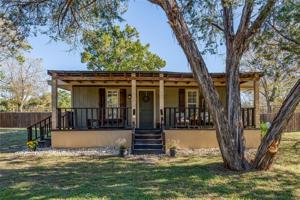 122 Lakeshore Trail