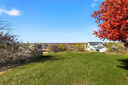2712 Lake Cove