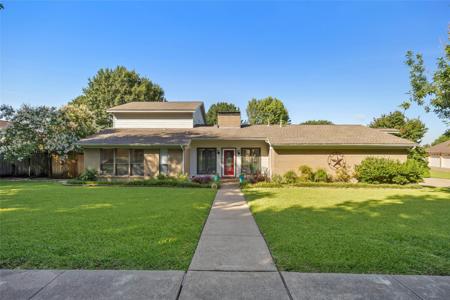 1325 Shores Circle