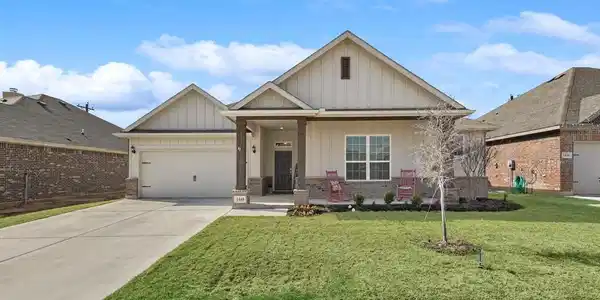 1440 Lakeview Drive