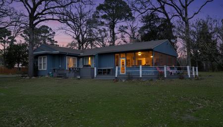 1473 Riverside Drive