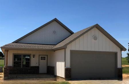 825 Beach Road