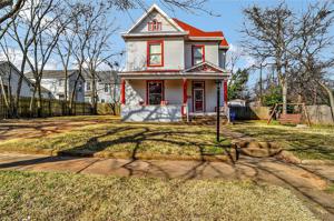 309 N Scullin Avenue