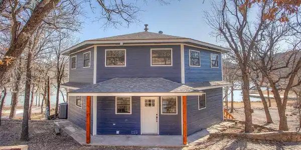 2252 S Lakeview Drive