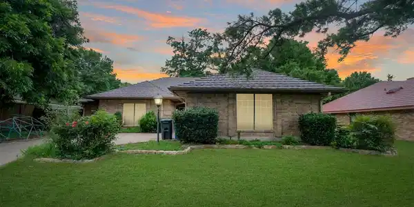 113 Lamp Lighter Court
